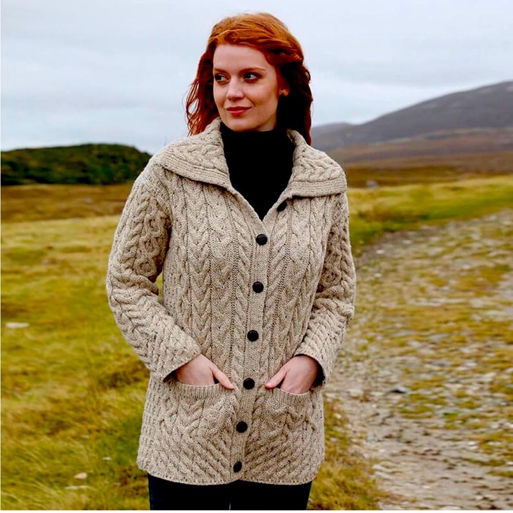 Aran Woollen Mills 100% pure new wool. Super cute cardigan for any occasion.